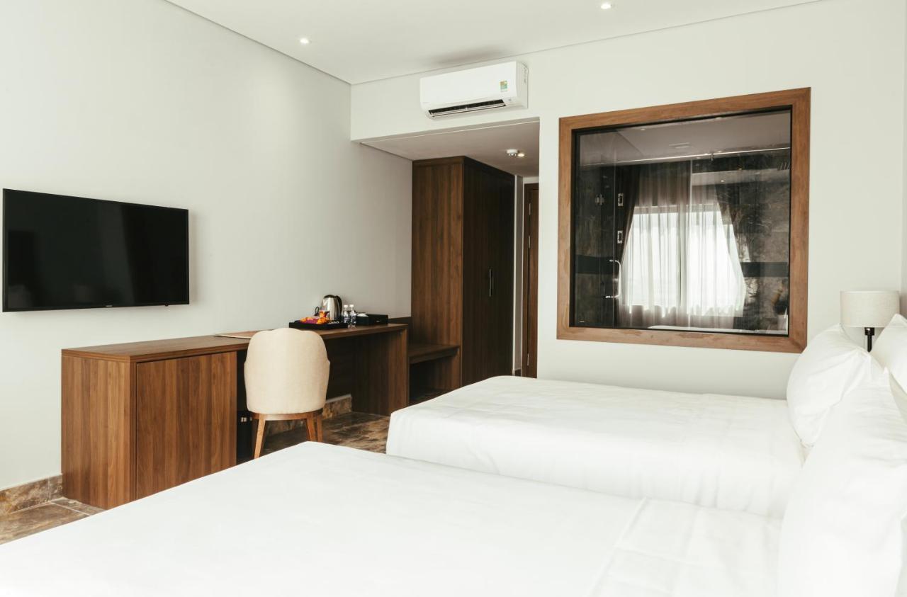 Phu Thang Grand Hotel Duc Hoa Luaran gambar