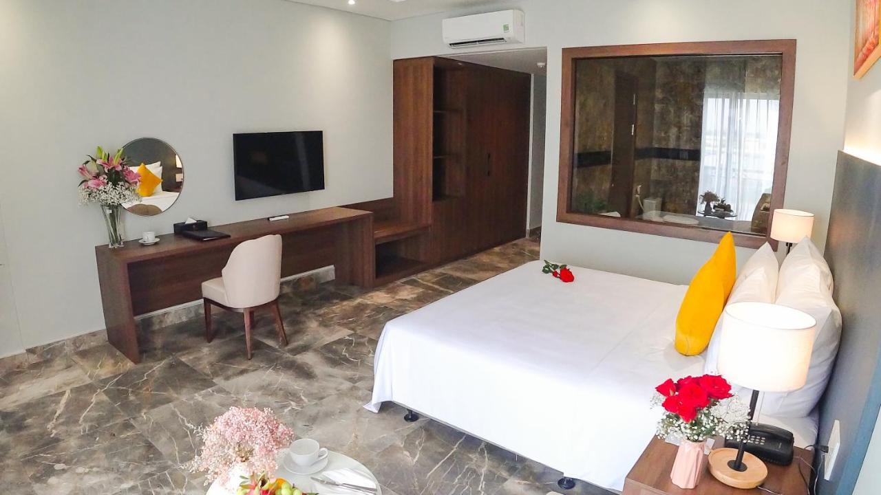 Phu Thang Grand Hotel Duc Hoa Luaran gambar