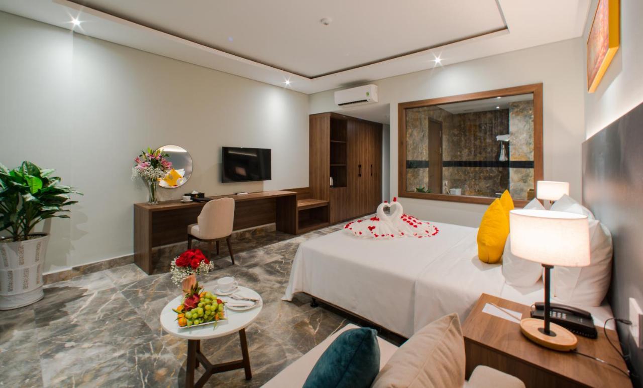 Phu Thang Grand Hotel Duc Hoa Luaran gambar