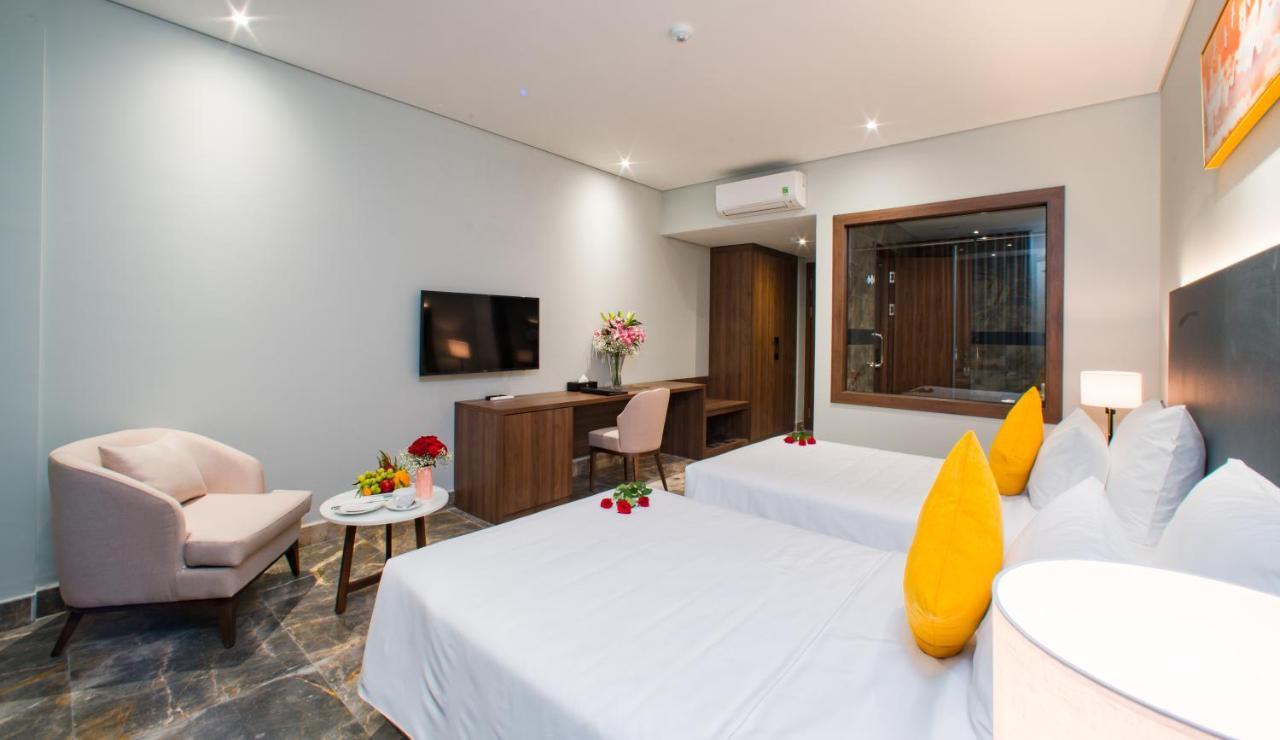 Phu Thang Grand Hotel Duc Hoa Luaran gambar