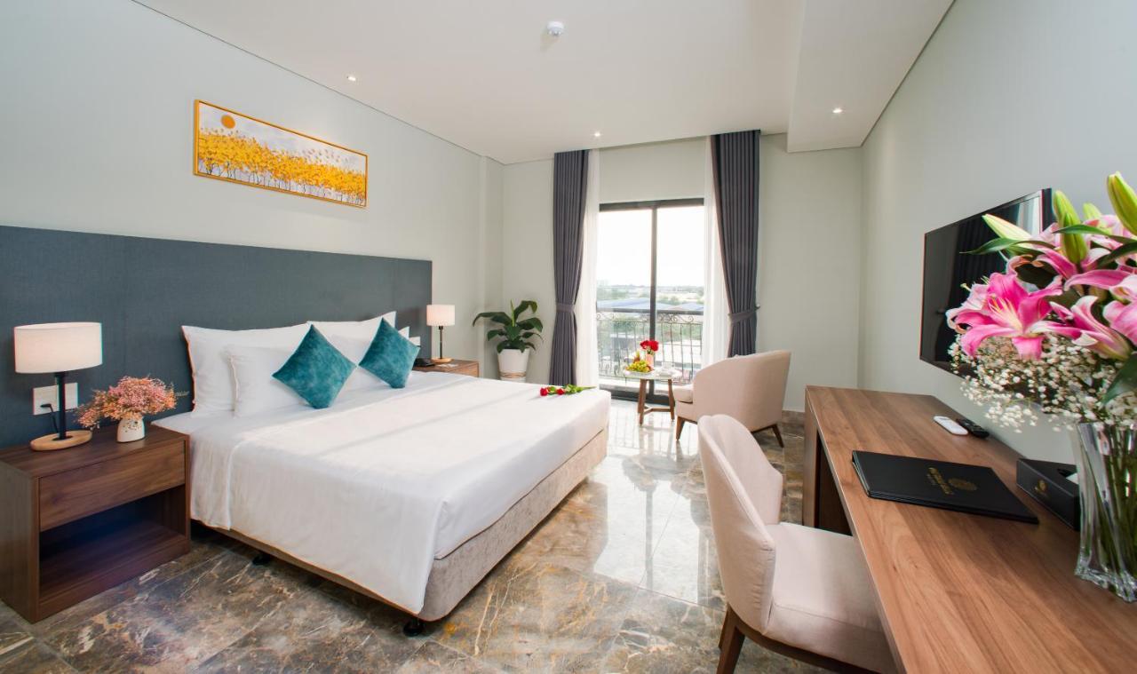 Phu Thang Grand Hotel Duc Hoa Luaran gambar