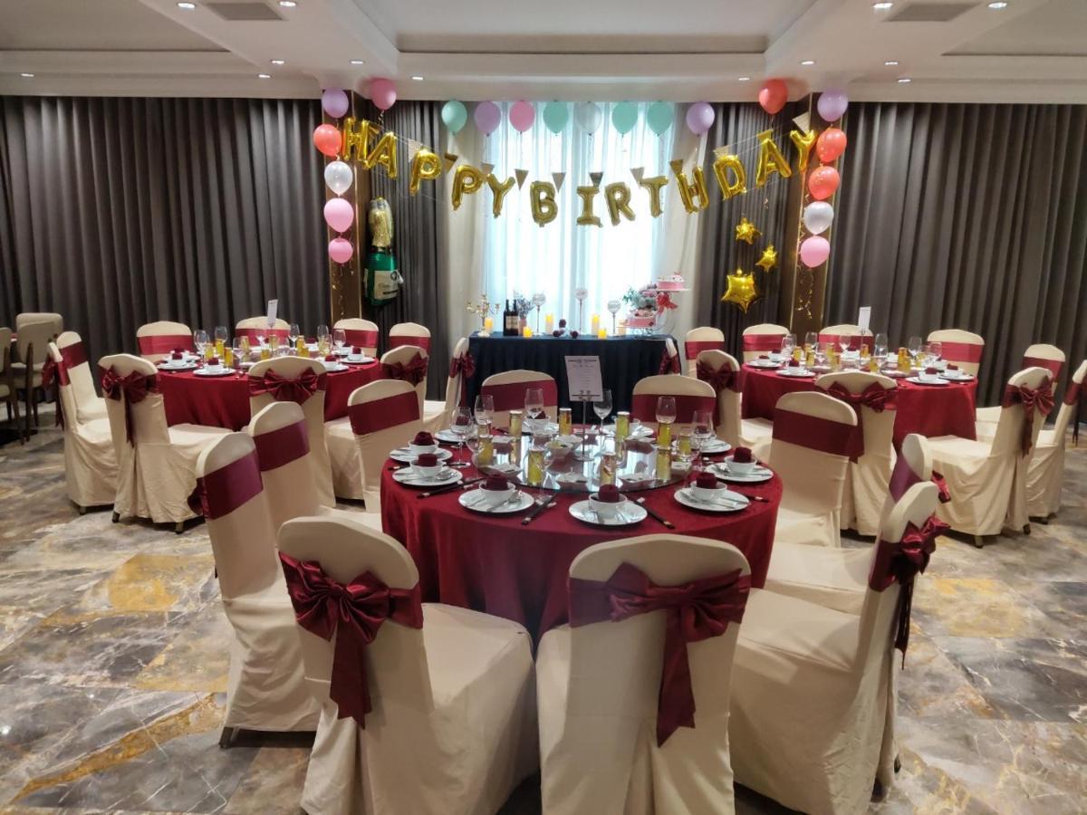 Phu Thang Grand Hotel Duc Hoa Luaran gambar