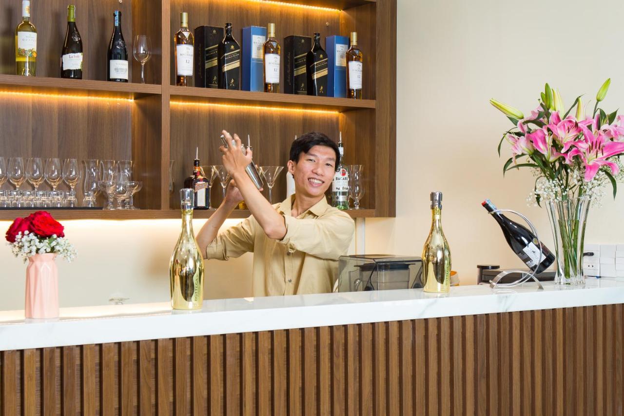 Phu Thang Grand Hotel Duc Hoa Luaran gambar